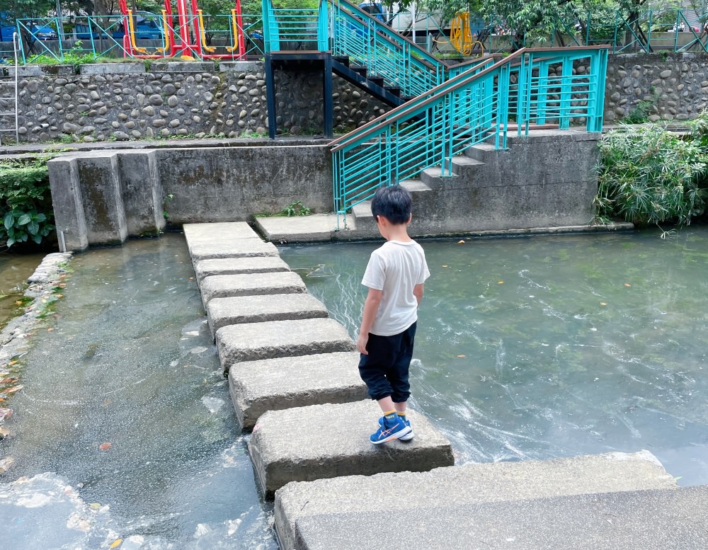 一天滿足鐵道迷且同時玩公園的好地方｜山佳火車站、山佳鐵道公園、鹿角溪特色公園、山仔腳公園