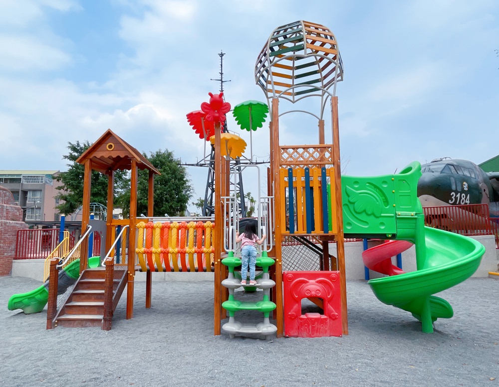 集集親子公園|軍史公園 - 第3張圖 集集親子公園|軍史公園