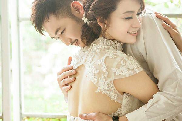 ｜喜喜｜推薦【Miele Bella Wedding 蜜愛拉義式手工婚紗 禮服】~挑禮服篇