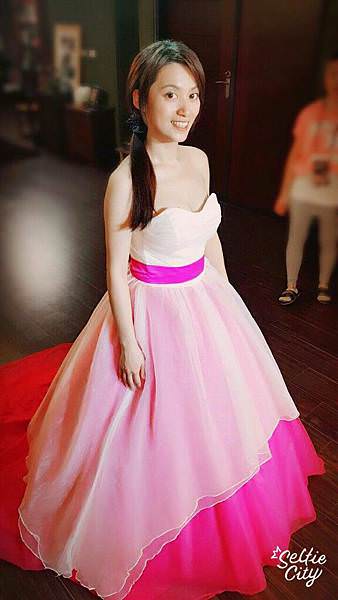 ｜喜喜｜推薦【Miele Bella Wedding 蜜愛拉義式手工婚紗 禮服】~挑禮服篇
