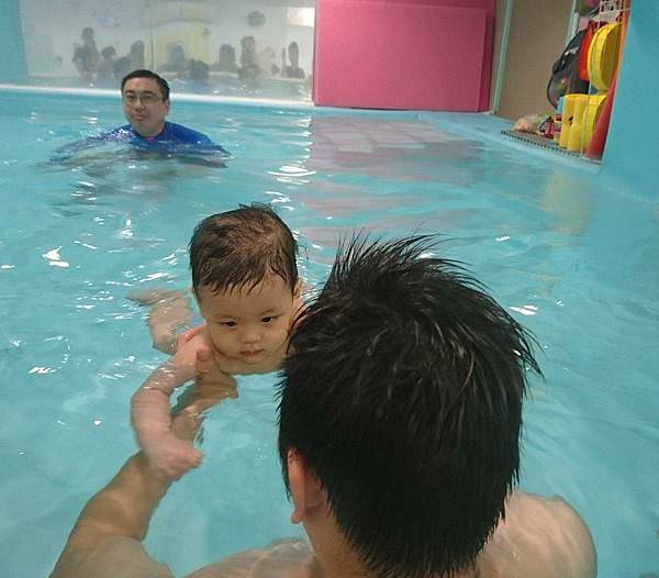 ｜享受親子共游時光｜內湖 Baby iswim 水貝比親子坊