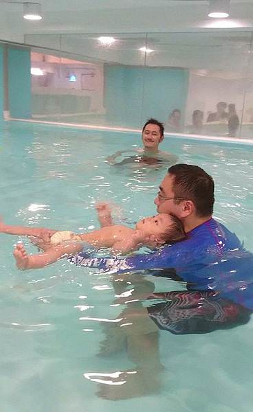 ｜享受親子共游時光｜內湖 Baby iswim 水貝比親子坊