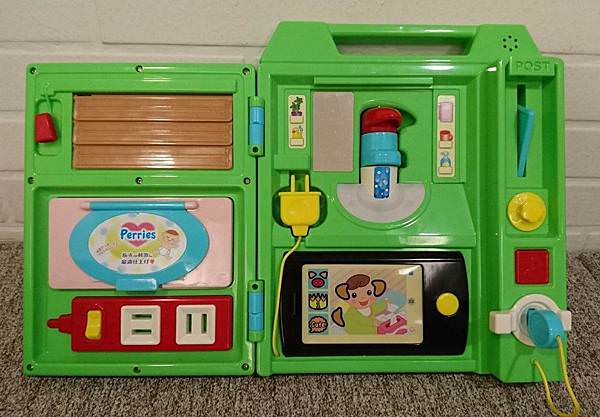 |貼近生活|日本People益智手提聲光遊戲機