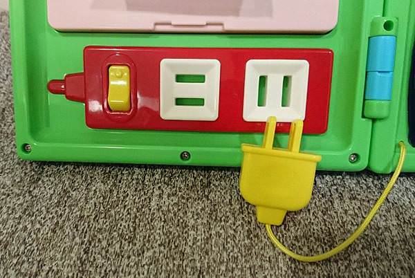 |貼近生活|日本People益智手提聲光遊戲機