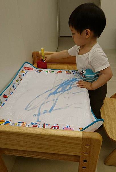｜高質感高CP值｜Buono小小畢卡索幼兒書桌椅組