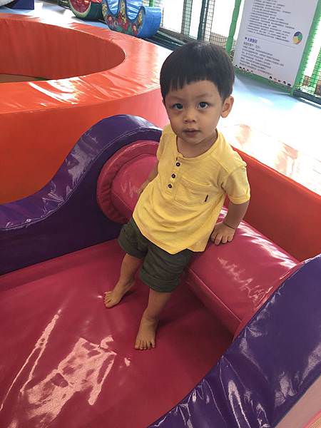 雨天也能好好消耗孩子體力|跳跳蛙親子運動餐廳(已歇業)