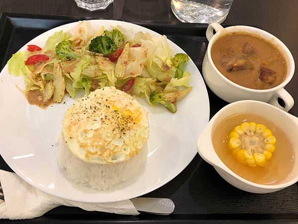 擁有採光極佳玻璃砂坑|台北天母Hello Jazz親子餐廳(已歇業)