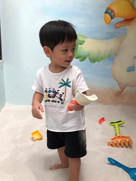 擁有採光極佳玻璃砂坑|台北天母Hello Jazz親子餐廳(已歇業)