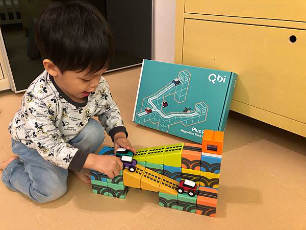 台灣之光 |Qbi益智磁吸軌道玩具
