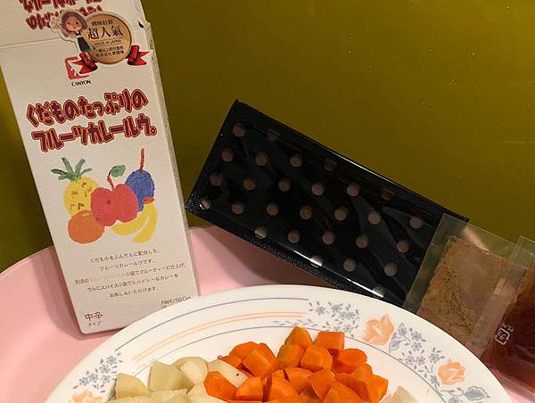 忙碌媽媽的餐桌救星｜吃得安心健康的日本CANYON咖哩、ORiDGE無食鹽昆布柴魚粉、東銀來麵、米餅村寶寶米餅