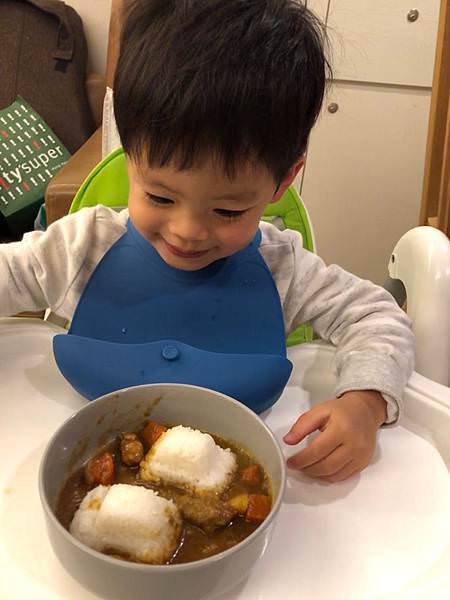 忙碌媽媽的餐桌救星｜吃得安心健康的日本CANYON咖哩、ORiDGE無食鹽昆布柴魚粉、東銀來麵、米餅村寶寶米餅