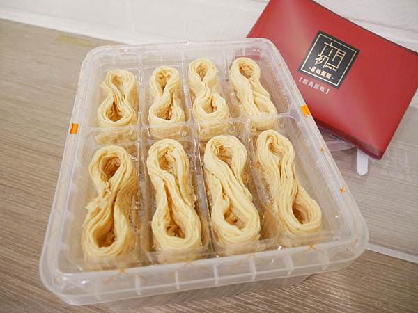 有層次的幸福味道｜六月初一8結蛋捲彌月禮盒