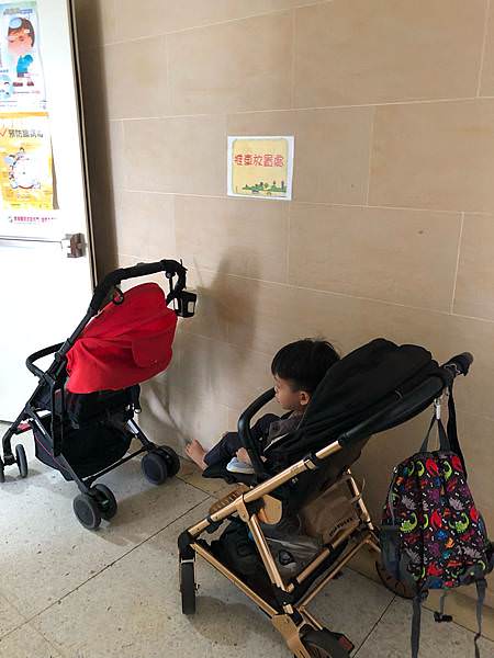 不受限的瘋狂塗鴉繪畫空間｜大金剛塗鴉遊戲動物樂園