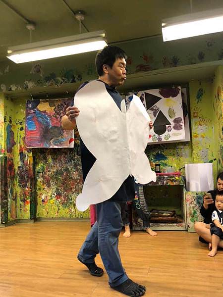 不受限的瘋狂塗鴉繪畫空間｜大金剛塗鴉遊戲動物樂園