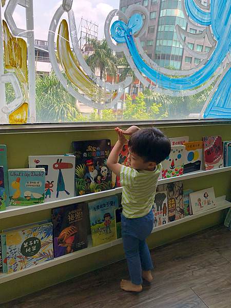不受限的瘋狂塗鴉繪畫空間｜大金剛塗鴉遊戲動物樂園
