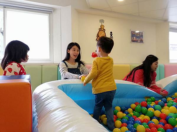 英國BabySensory親子教育 -親子教練陪伴家長孩子享受精心時刻