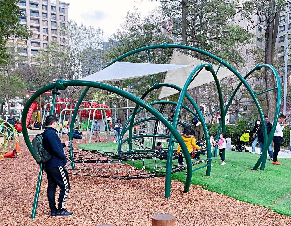 竹北公園推薦｜高鐵兒四公園 魔豆歷險遊戲場