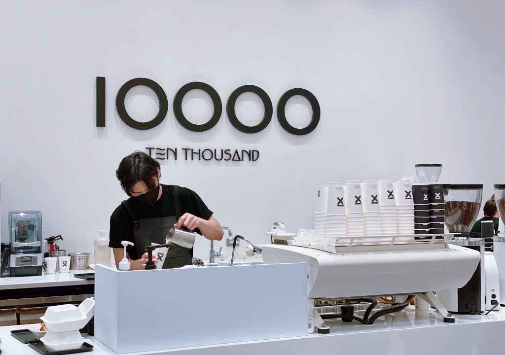 信義區咖啡廳｜Ten Thousand Coffee 微風南山店