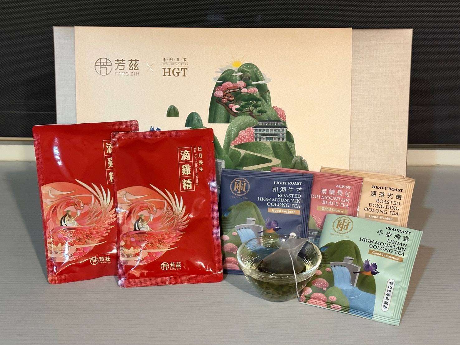 2026 過年送禮首選｜芳茲滴雞精 × 華剛茶業「金萃御品禮盒」開箱：好喝無腥味的溫暖祝福