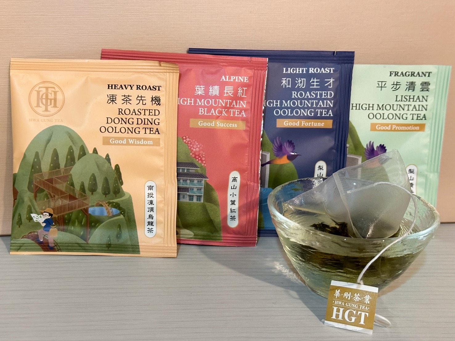 2026 過年送禮首選｜芳茲滴雞精 × 華剛茶業「金萃御品禮盒」開箱：好喝無腥味的溫暖祝福