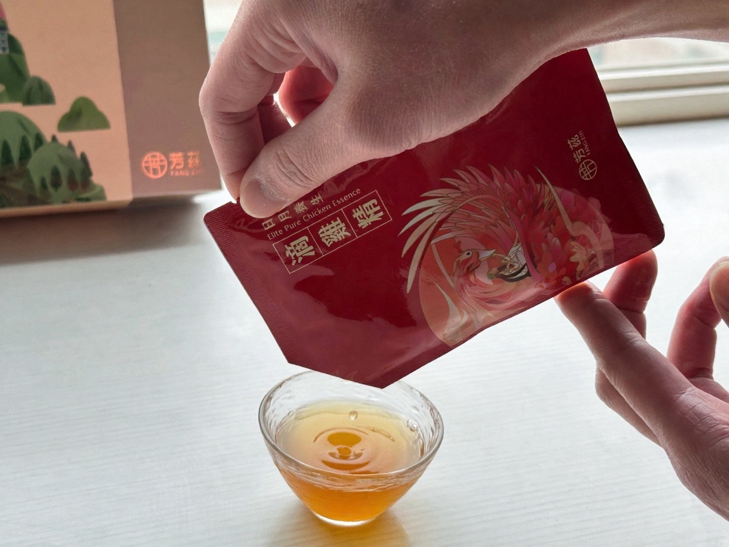 2026 過年送禮首選｜芳茲滴雞精 × 華剛茶業「金萃御品禮盒」開箱：好喝無腥味的溫暖祝福