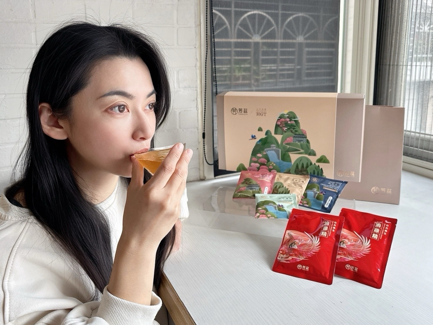 2026 過年送禮首選｜芳茲滴雞精 × 華剛茶業「金萃御品禮盒」開箱：好喝無腥味的溫暖祝福